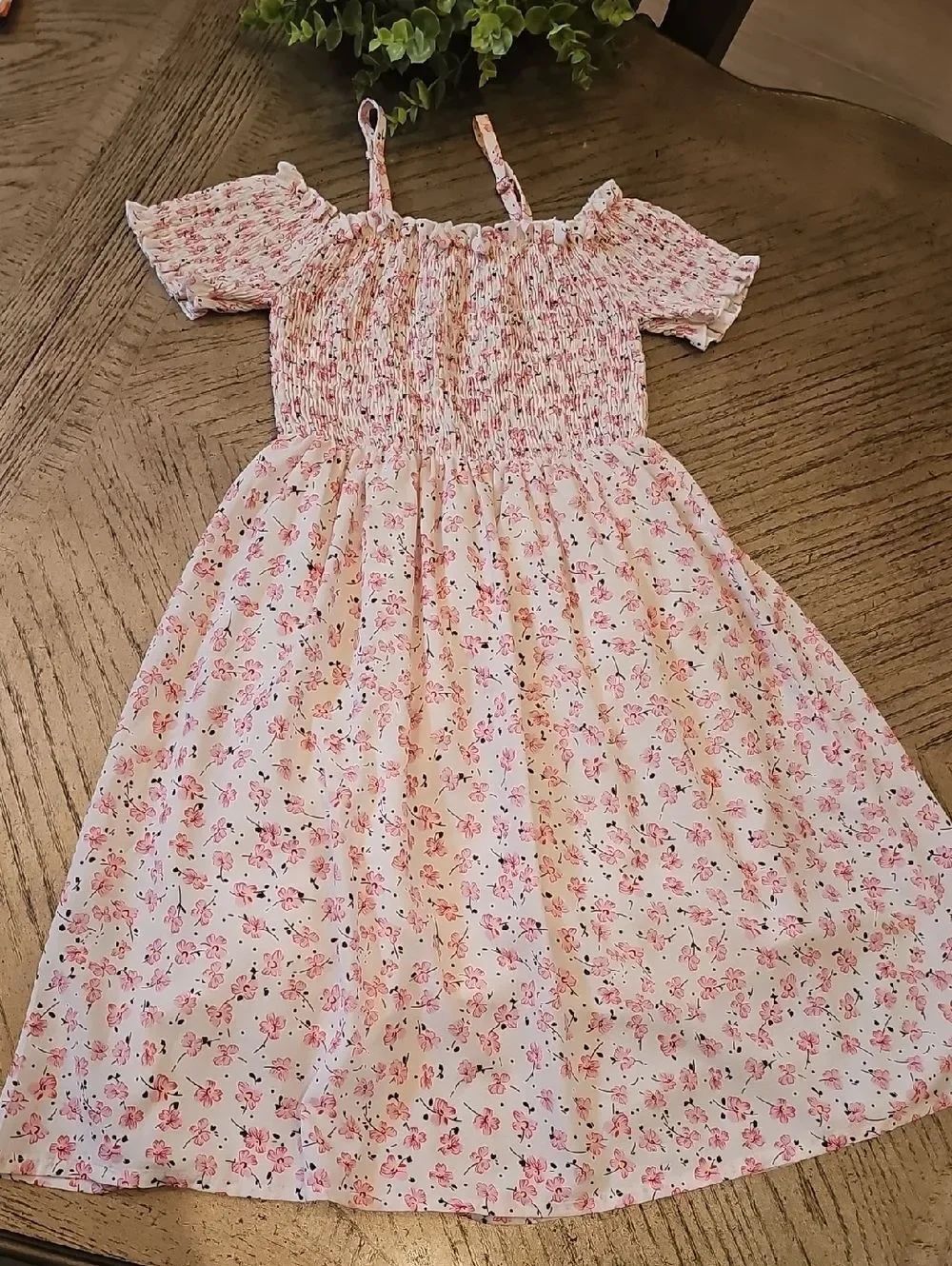 Girls Pink Floral Smocked Summer Dress Size 8/10